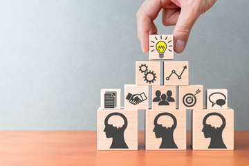 内燃机车（火车）可分为哪些种类？