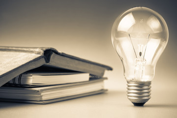 部编版小学六年级上册语文只有一个地球教案5篇